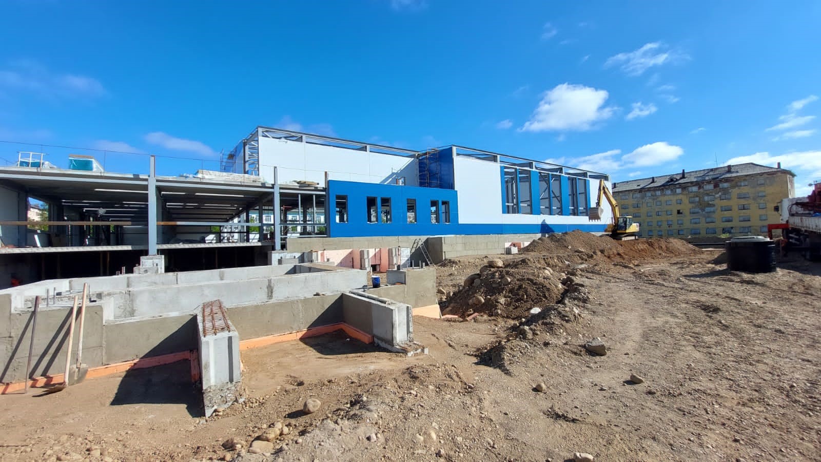 Изготовление и монтаж витражных конструкций 390 кв.м.