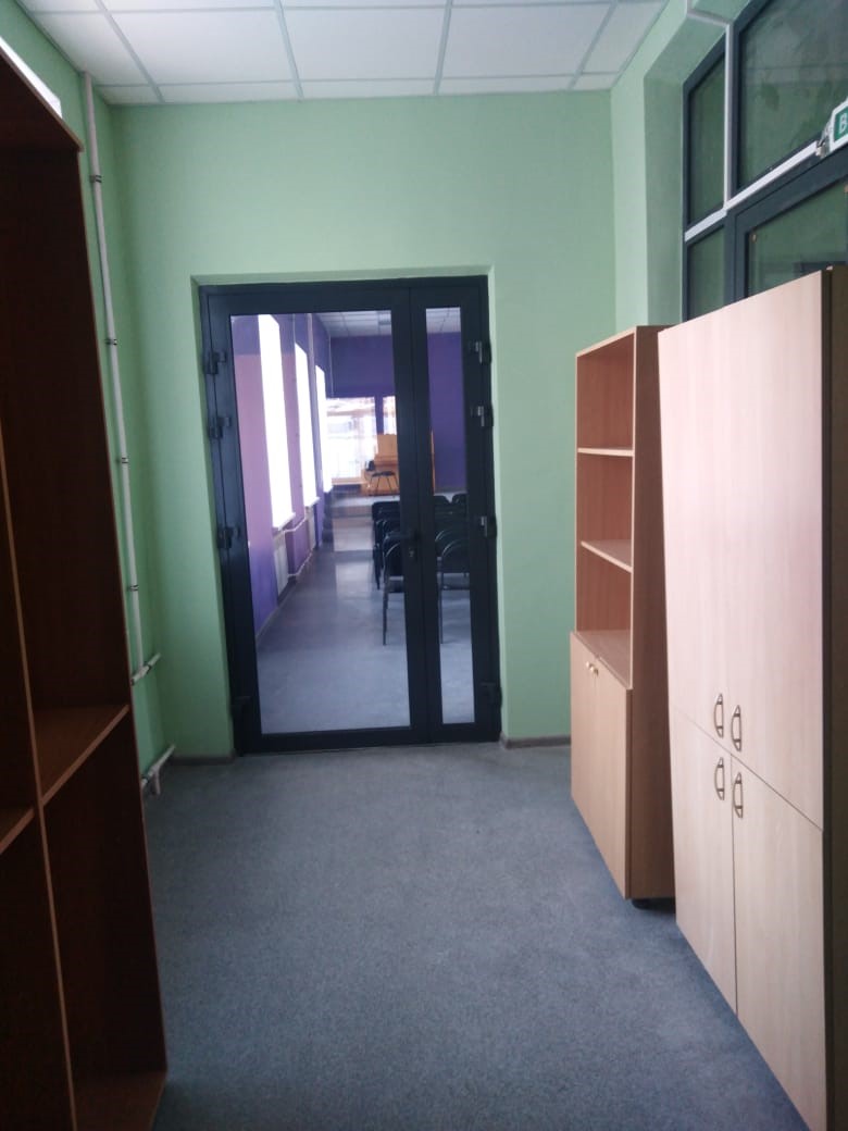 Остекление дверных проемов школы