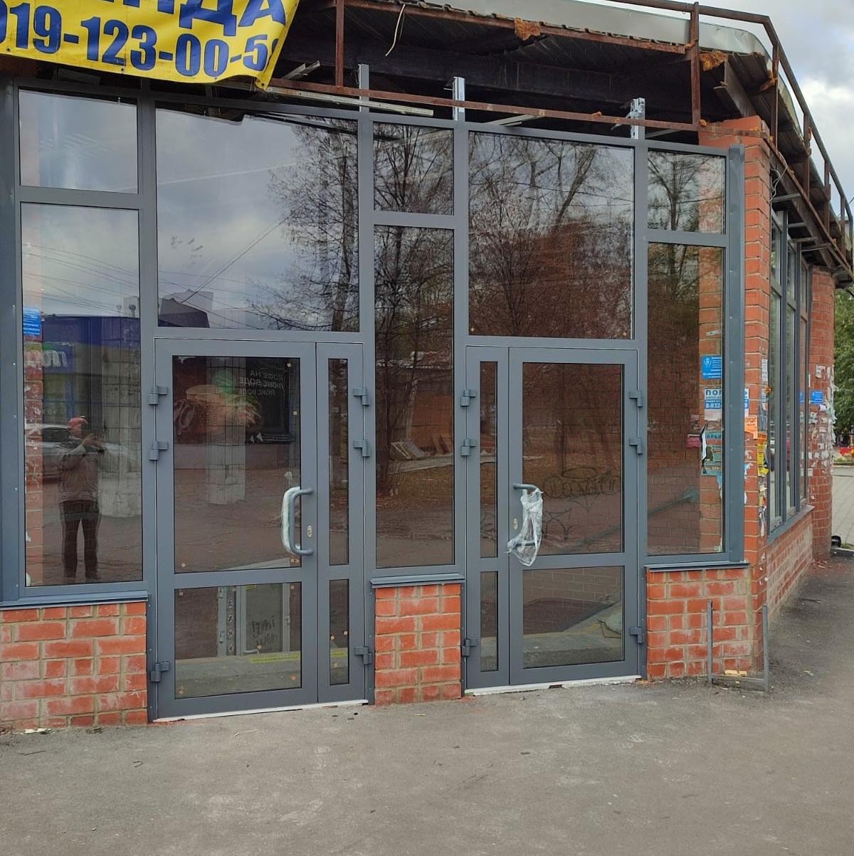 Изготовление и монтаж входной группы 15 кв.м торгового помещения