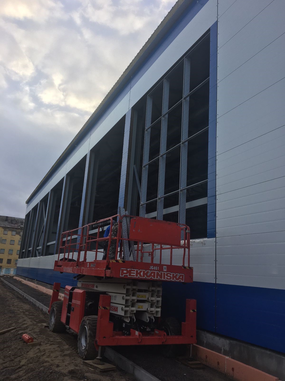 Изготовление и монтаж витражных конструкций 390 кв.м.